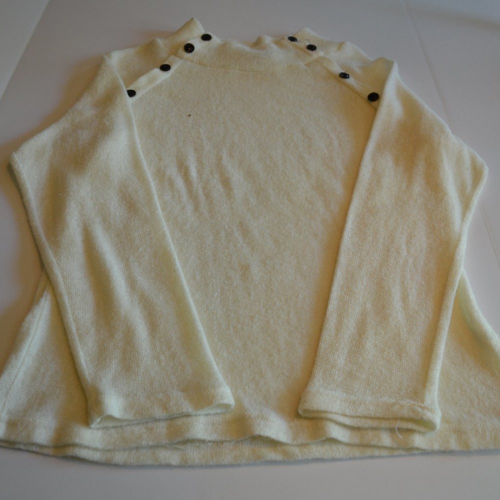 Zhelin Long Sleeved Sweater